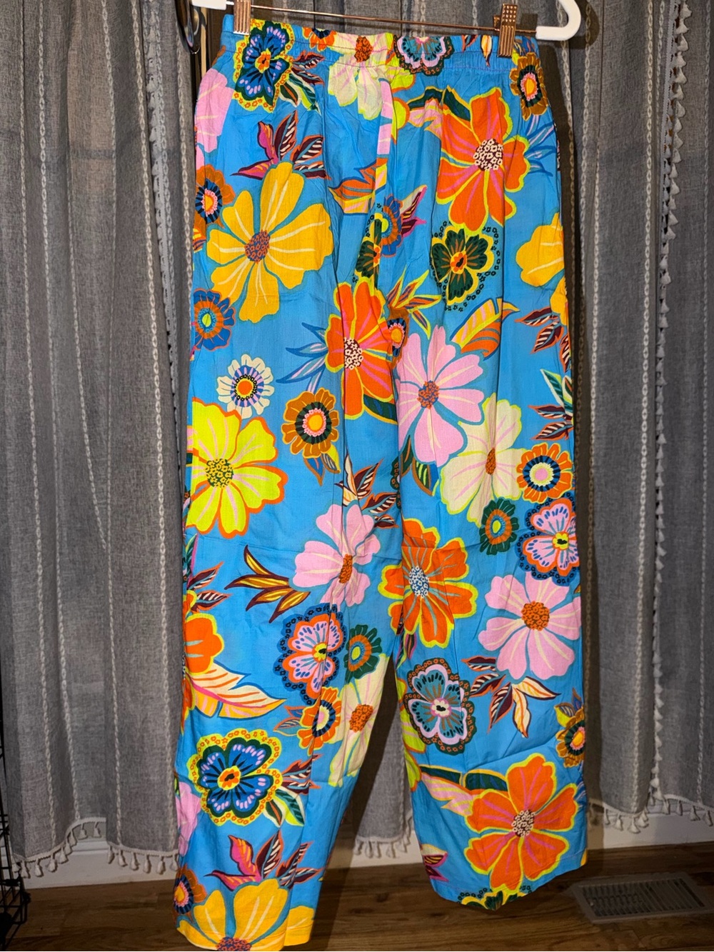 Anthropologie- Tropical Lightweight Flowy Wide-Leg Pants